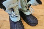 Kids snow boots size 1
