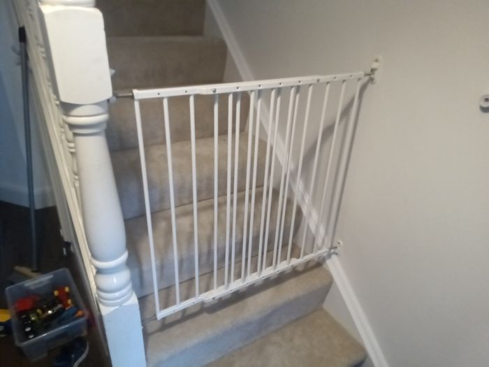 Stair gate BabyDan - screw fixed - no trip hazard