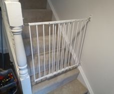Stair gate BabyDan - screw fixed - no trip hazard
