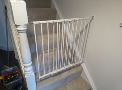Stair gate BabyDan - screw fixed - no trip hazard