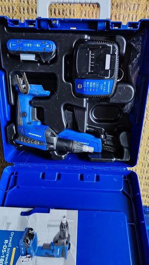 Rawlplug 18v Cordless Auto feed  screw gun. Plasterboard 2x batteries