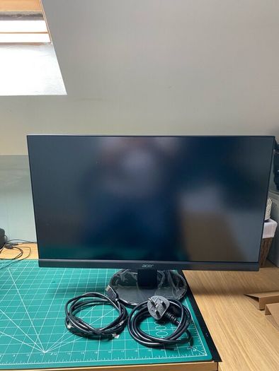 2no Acer LCD Display screens 24