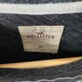 Hollister t-shirt / top for women / ladies in very good condition.  Size: XS. Image 2