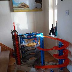 Toy garage