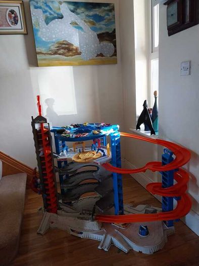 Toy garage