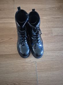 Girls black shiny boots size 3