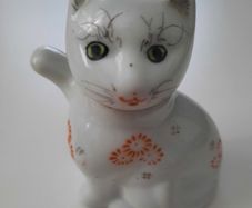 Vintage Chinese Porcelain Cat Teapot