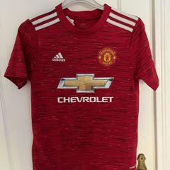 Manchester United home football jersey Age 10-12