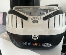 Mini pet carrier suitable for small furries