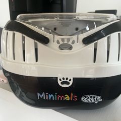 Mini pet carrier suitable for small furries