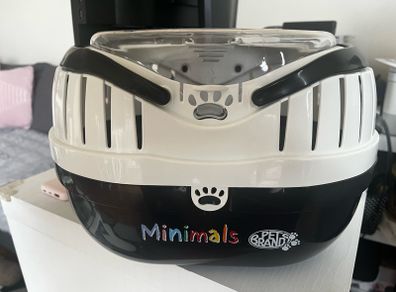 Mini pet carrier suitable for small furries