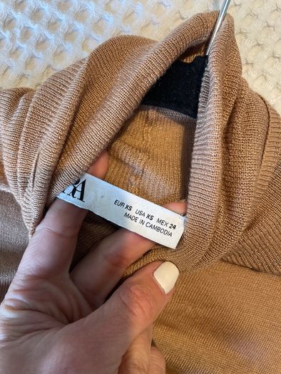 Zara xs polo - size 8-10