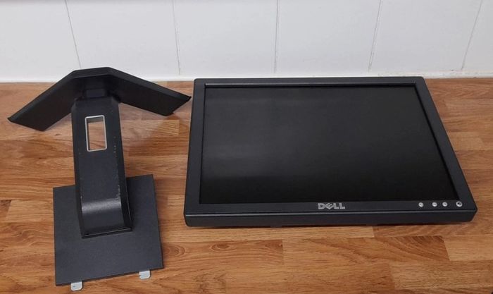 Dell E156FPf LCD 15 Inch Computer Monitor