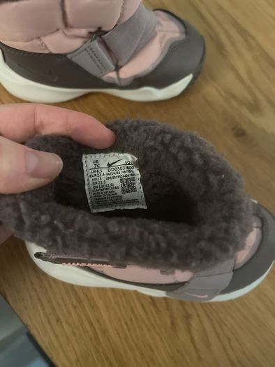 Nike toddler snow boots