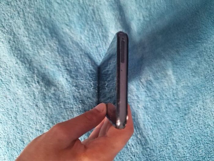 Job Lot of 4 Smartphones - ALL WORKING (samsung, TCL, Huawei, Alcatel) - Damaged/Cracked