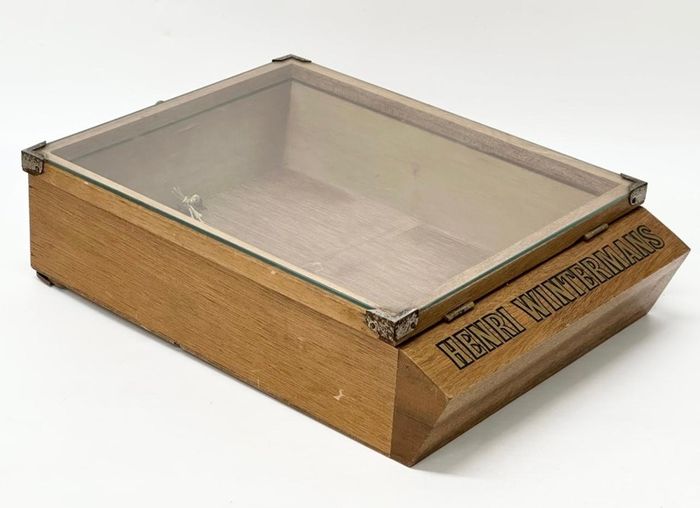 Henri Wintermans cigar display case