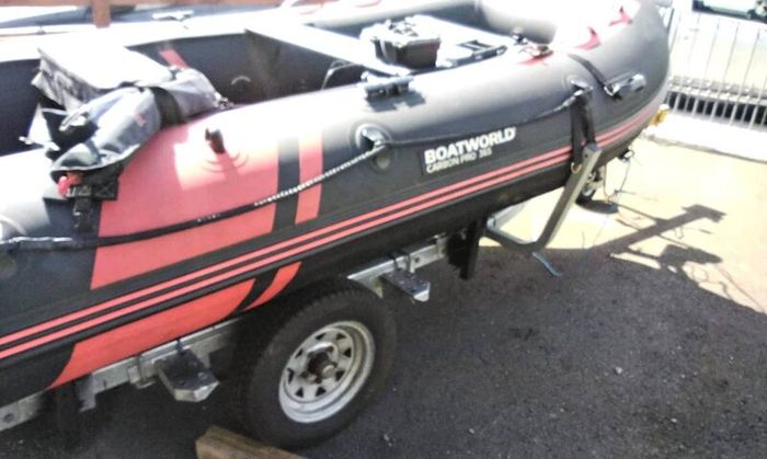 Inflatable boat