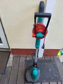 Grass strimmer