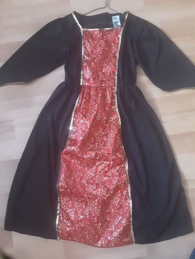 Halloween Outfit To Fit Age 5/6 ..  Now Onky 6.00euro .. Last One