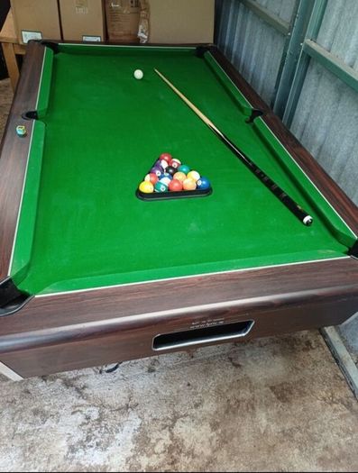 7ft pool table
