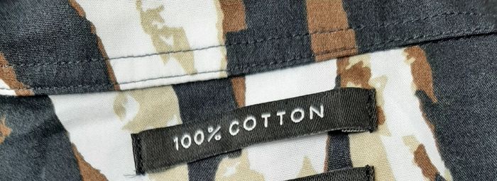 New short sleeves shirt tag attached XL