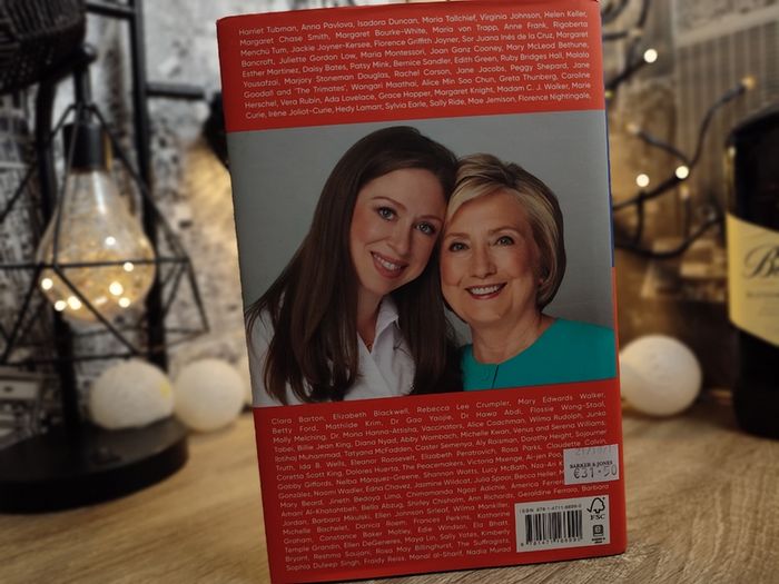 The Book of Gutsy Women: Favourite Stories of Courage and Resilience ! by Hillary and Chelsea Clinton ! RRP 31.50e ! Hardcover ! 2019 ! by Simon & Schuster UK !