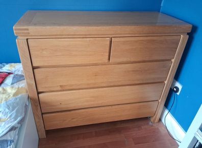 Oak Chest of Drawers