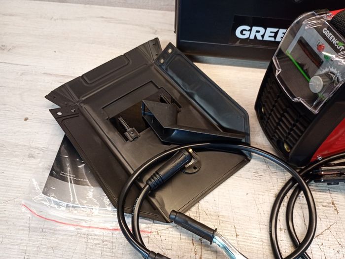 Greencut MMA-200 Inverter Arc Welder Kit, 200 A