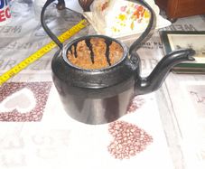 Lovely Old Cast Iron Kettle Measurments in the photos,