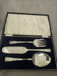 Vintage/antique three-piece silver-plated epns serving set in a fabric-lined box