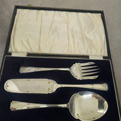 Vintage/antique three-piece silver-plated epns serving set in a fabric-lined box