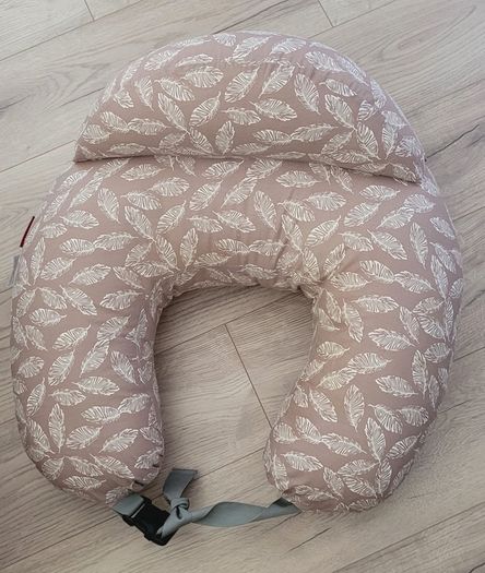 Momcozy nursing/feeding pillow
