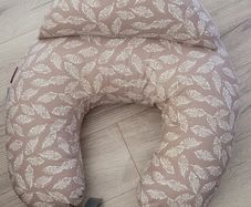 Momcozy nursing/feeding pillow