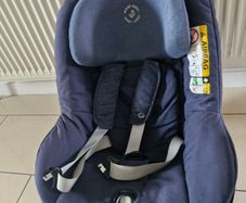 ISOFIX base and Maxi Cosi