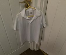 White decathlon t shirt age 12