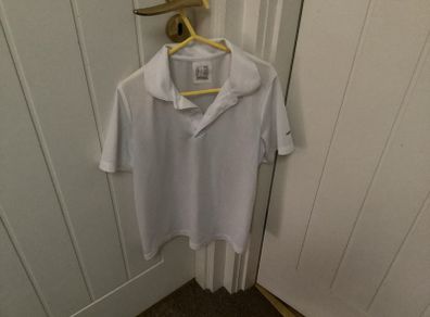 White decathlon t shirt age 12