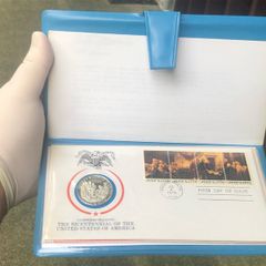 The American Bicentennial Medallic First Day Cover 1976 by John Pinches Ltd, London with Sterling silver coin