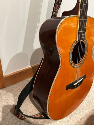 Yamaha LS-TA TransAcoustic Guitar - Excellent Condition