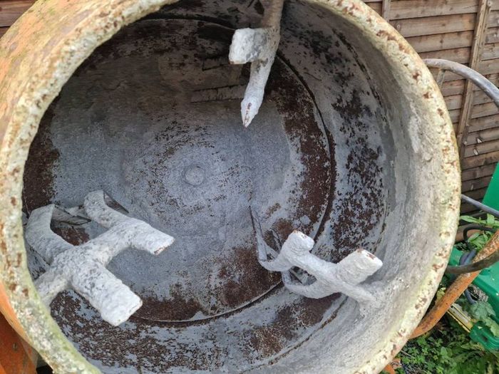 Diesel cement mixer