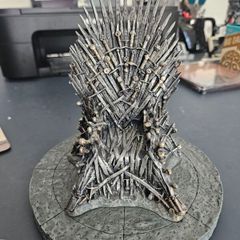 Gentle Giant Game of Thrones 7" Iron Throne replica