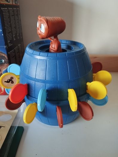 Pop-Up E.T.  Classic Game by Tomy
