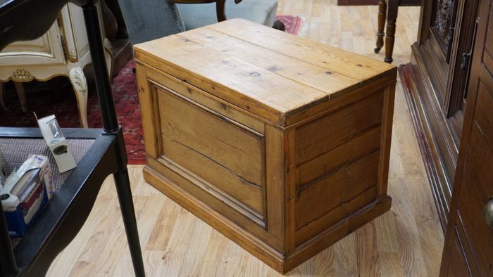 Early 20th-Century Pine Storage Chest / Coffee Table