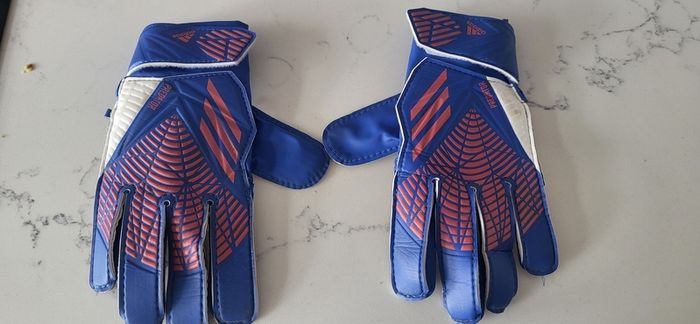 Adidas predator goalkeeper gloves size 5