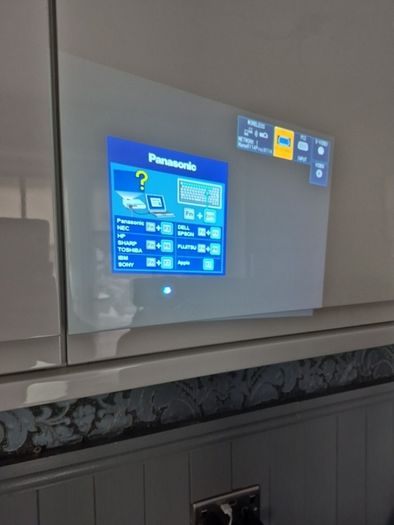 LG rk7 XBoom 550 watt Speaker and projector