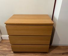 chest of drawers