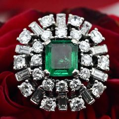 Wonderful 1940/50s Emerald & Diamond Ring 18ct