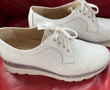 Ladies PITILLOS Winter white / cream wedged SOFT LEATHER Shoes boots Size 39 Uk 6. High Quality.  In really super condition