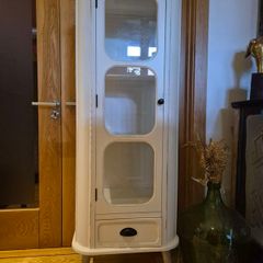 Beautiful white contemporary glass cabinet