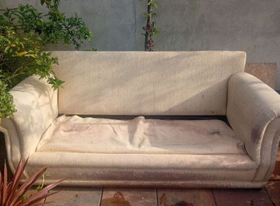 Double bed settee
