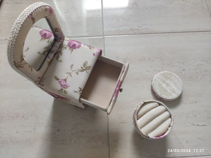 Mini Cute Dresser Jewelry box
